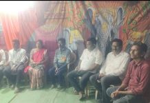 युवकांना क्रीडा साहित्याचे वाटप क्रीडा युवकांना सर्वसमावेशक दिलासा मिळत आहे