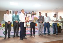 जिल्हा परिषदेत अतित्कृष्ट काम करणाऱ्या अधिकारी-कर्मचाऱ्यांचे गुणगौरव सोहळा संपन्न