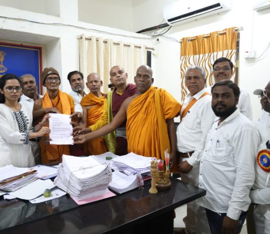 कोरपना तहसीलदार कार्यालयावर बौद्ध महामोर्चा संपन्न