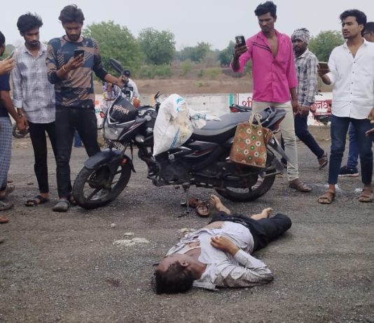 वीज पडल्याने एकाचा मृत्यू तर एक गंभीर जखमी