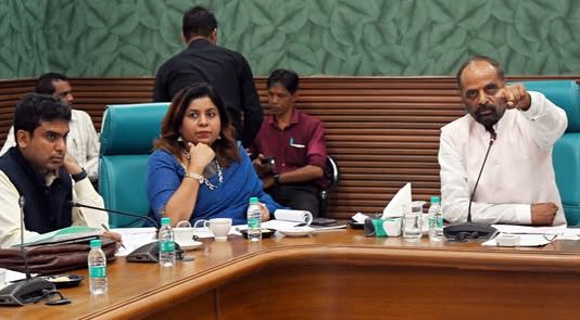 वरोरा तालुक्यातील भूसंपादनाची प्रकरणे तातडीने निकाली काढा – राष्ट्रीय मागासवर्ग आयोगाचे अध्यक्ष हंसराज अहीर