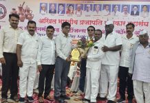 ग्रामीण भागातील मातिकलाकार वाल्मिक शिरसाठ प्रजापती भूषण पुरस्काराने सन्मानित