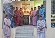 पुण्यश्लोक अहिल्यादेवी होळकर महीला मंडळाकडून विमान अपघातात म्रुतात्म्यांना श्रद्धांजली