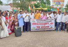 हेलिकॉप्टर घ्या… पण गाव/ तालुक्यात या, साहेब!