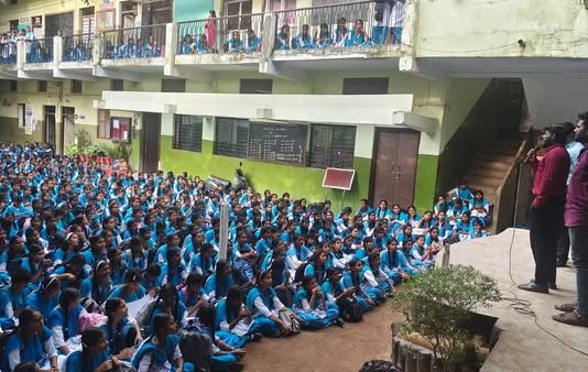 मनपा आरोग्य विभागामार्फत शाळांमध्ये डेंग्यू विषयी जनजागृती