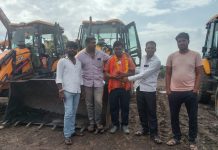 राष्ट्रजन जेसीबी चालक-मालक संघटनेच्या वतीने राष्ट्रीय गो सेवक नितीन जाधव गोगलगावकर यांचा सत्कार