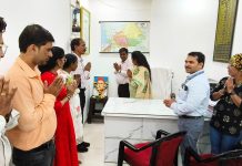 लोकमान्य टिळक जयंतीनिमित्त जिल्हा परिषदेत अभिवादन कार्यक्रम