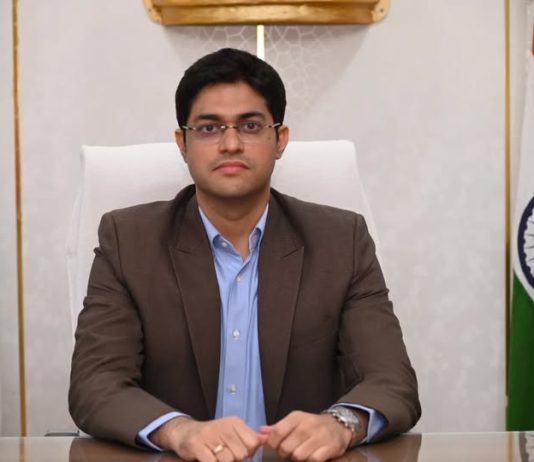 सिरोंचा उपविभागात गोदावरी नदीकाठच्या नागरिकांनी सतर्कता बाळगावी – जिल्हाधिकारी अविश्यांत पंडा यांचे आवाहन