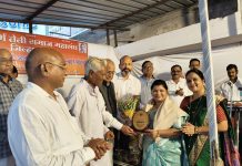 विदर्भ तेली समाज महासंघाच्या वतीने चंदा वैरागडे सन्मानित