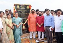 जनतेच्या सेवेसाठी असलेल्या रस्त्याचे काम प्रामाणिकपणे करा