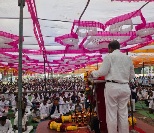 येवला मुक्तीभूमी येथे 56 फूट उंच पंचशील ध्वज स्तंभाचे डॉ भीमराव आंबेडकर यांच्या हस्ते लोकार्पण