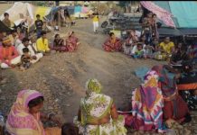 ग्रामिण भागातील वास्तव – ऐन दिवाळीच्या तोडांवर शेतजूरांच्या ताटात भाकरी आणि चटणीवर घ्यायला तेल नाही.
