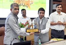 पालक सचिवांनी घेतला जिल्हास्तरीय यंत्रणेचा आढावा