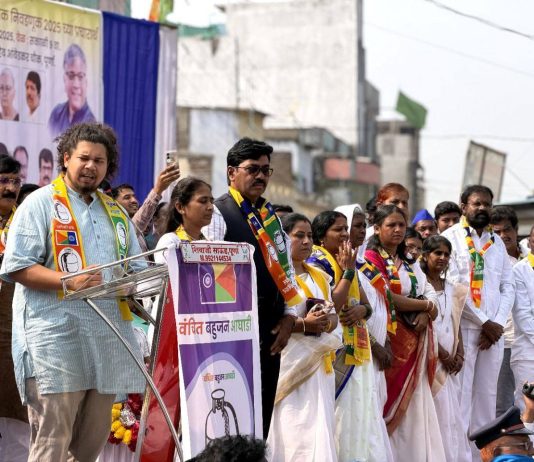 परभणी जाहीर सभा : स्थानिकांचे प्रश्न सोडवण्यासाठी वंचित बहुजन आघाडीला विजयी करा; सुजात आंबेडकर