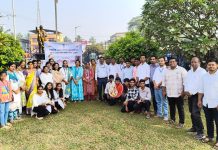 प्रास्ताविकेचे सामूहिक वाचन करुन संविधान दिन उत्साहात साजरा