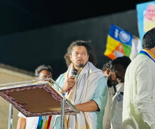 जनतेच्या प्रश्नांसाठी लढणार: कारंजा येथील सभेत सुजात आंबेडकरांचे मतदारांना आवाहन