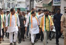 चिमूर येथे प्रभाग ९ मधील काँग्रेस उमेदवारांच्या प्रचार कार्यालयाचे उद्घाटन