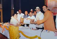 भारतरत्न सरदार वल्लभभाई पटेल हिंदू रत्न पुरस्काराने वसुधा नाईक सन्मानित