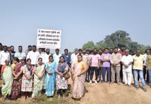 चंद्रपूर महाकाली कॉलरी येथील नागरिकांचा अतिक्रमणाविरोधात एल्गार