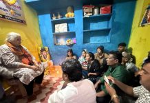 अंजलीताई आंबेडकर यांची सक्षम ताटे यांच्या कुटुंबियांची सांत्वनपर भेट!