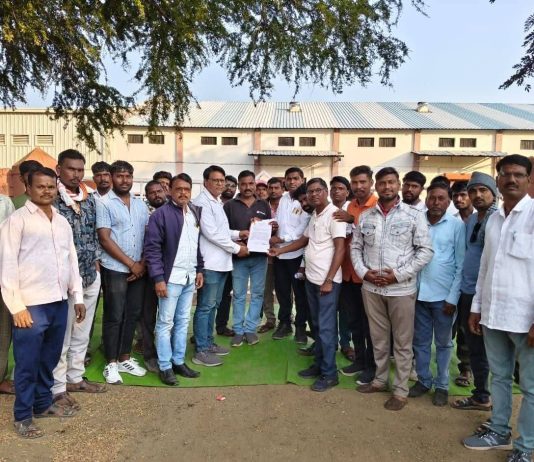 कामगारांच्या न्यायासाठी वंचित बहुजन आघाडीच्या ठिय्या आंदोलनाला यश