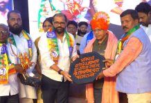 ५ हजार रुपयांसाठी लोकशाही स्मशानात नेणार का? – ॲड. प्रकाश आंबेडकरांचा सवाल