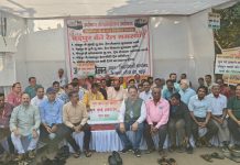 रेल्वे प्रवासी सेवा संस्थेच्या आंदोलनाला आमदार किशोर जोरगेवार यांची भेट