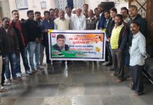 पेपर मिल पी.एम.#7 ग्रुप तर्फे राहुलबाबू पुगलिया यांच्या वाढदिवसानिमित्त महाकाली मंदिरात मसाले भात वाटप