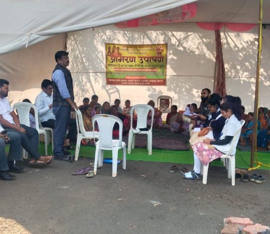 गोसेखुर्द प्रकल्पाचे पाणी मिळावे यासाठी महिला शेतकऱ्यांचे आमरण उपोषण