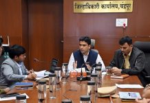 महानगरपालिका निवडणुकीच्या पार्श्वभुमीवर जिल्हाधिका-यांकडून यंत्रणेचा आढावा