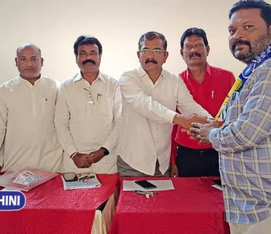 सोलापुरात आरपीआयला मोठा धक्का; ॲड. राकेश घाडगे यांचा ‘वंचित’मध्ये जाहीर प्रवेश