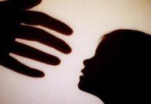 खाऊचे आमिष दाखवून ४ वर्षांच्या चिमुकलीवर अत्याचार; नराधम पोलिसांच्या जाळ्यात