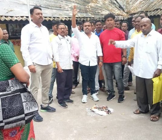 फेकरीतील अतिक्रमण कारवाईविरोधात ग्रामस्थ आक्रमक