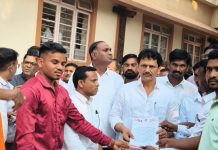 मृतावस्थेत असणाऱ्या आरोग्य सेवेला जीवनदान दया – शिवसेना