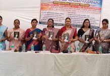 राष्ट्रीय मूलनिवासी महिला संघ, द्वारकानगरी, विकासनगर येथील महिला बचत गट यांच्या संयुक्त विद्यमाने महिला प्रबोधन कार्यक्रम संपन्न