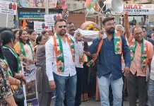गॅस दरवाढीचा चंद्रपुरात काँग्रेसकडून तीव्र निषेध; गांधी चौकात जिल्हा महिला काँग्रेसचे सरकारविरोधात जोरदार निदर्शन