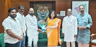 जिल्ह्याच्या पहिल्या महिला जिल्हाधिकार्यांचे आमदार किशोर जोरगेवार यांच्याकडून स्वागत.