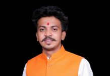 अंधाऱ्या रात्री देवदूत बनून आले नकुल कांबळे; जंगलाच्या वाटेवर असहाय्य पडलेल्या नागरिकाला मिळवून दिली घरची ओढ.”