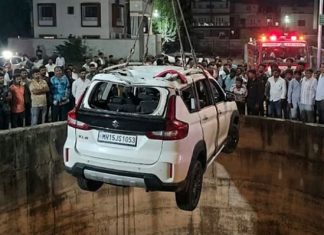 नाशिक हादरले! दिंडोरीत कार विहिरीत कोसळून ९ जणांचा मृत्यू; मृतांमध्ये ६ विद्यार्थ्यांचा समावेश