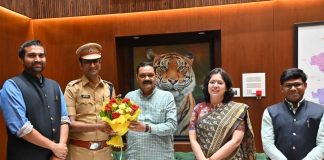 जिल्ह्यात कायदा व सुव्यवस्थेची प्रभावी अंमलबजावणी करा