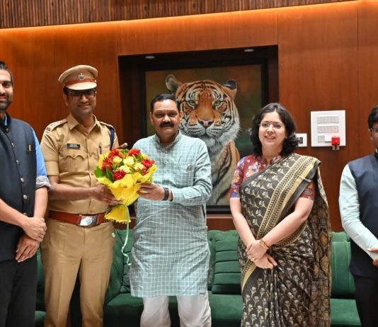 जिल्ह्यात कायदा व सुव्यवस्थेची प्रभावी अंमलबजावणी करा