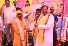 आदिवासी समाजाच्या विकासासाठी कायम अग्रेसर