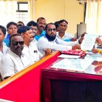 गायीला ‘राष्ट्रीय पशू’ घोषित करा; माण-खटावमधील मुस्लिम व बहुजन समाजाची तहसीलदारांकडे मागणी