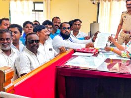 गायीला ‘राष्ट्रीय पशू’ घोषित करा; माण-खटावमधील मुस्लिम व बहुजन समाजाची तहसीलदारांकडे मागणी