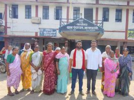 सफाई कामगारांना ‘कोरोना भत्ता’ मिळावा; भाकप-आयटकचे ग्रामविकास अधिकाऱ्यांना निवेदन, आंदोलनाचा इशारा